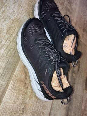 HOKA ONE CLIFTON 6 WOMENS RUNNING BLACK AND ROSE GOLD